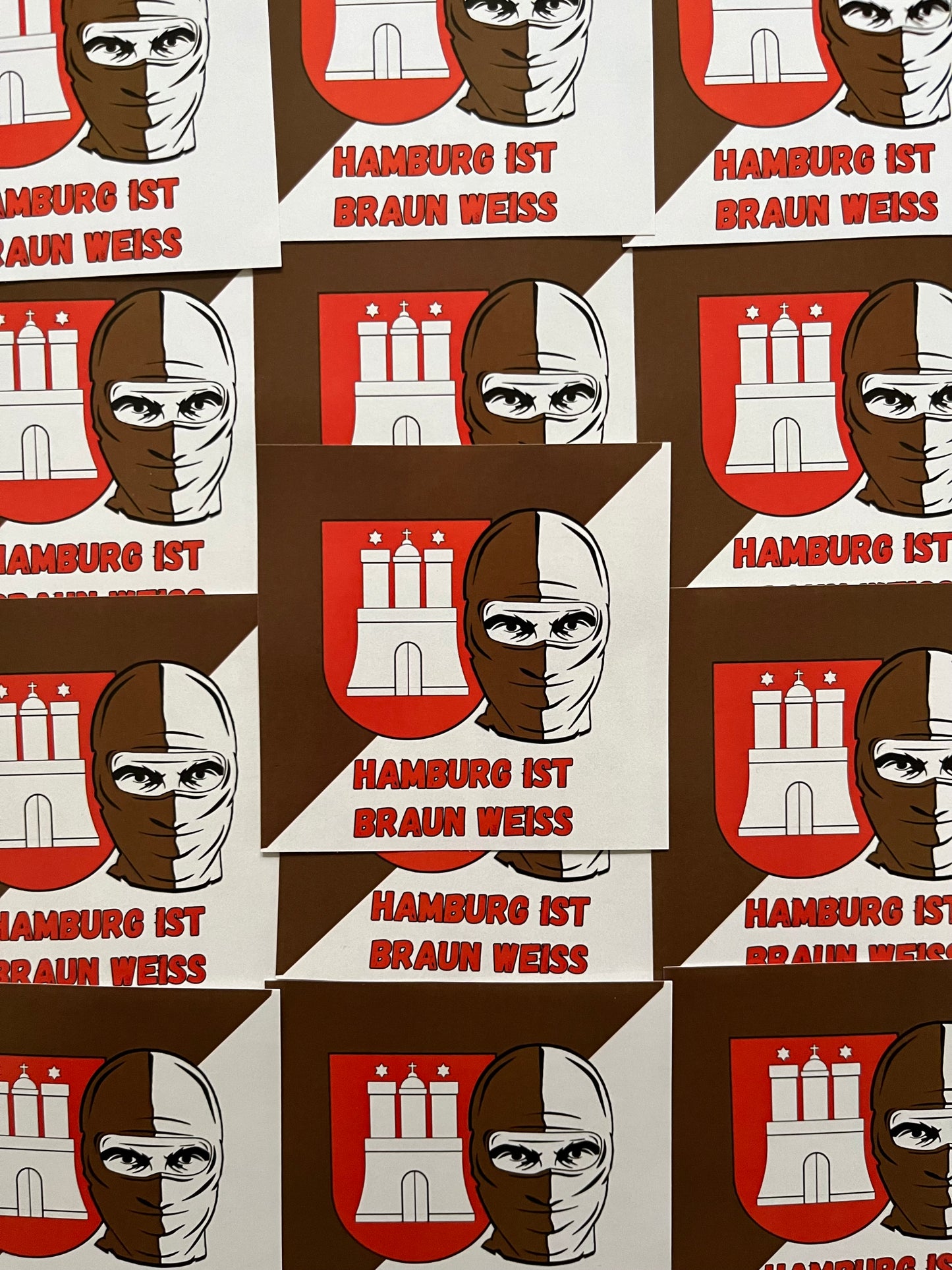 Sturmhaube Braun Weiss